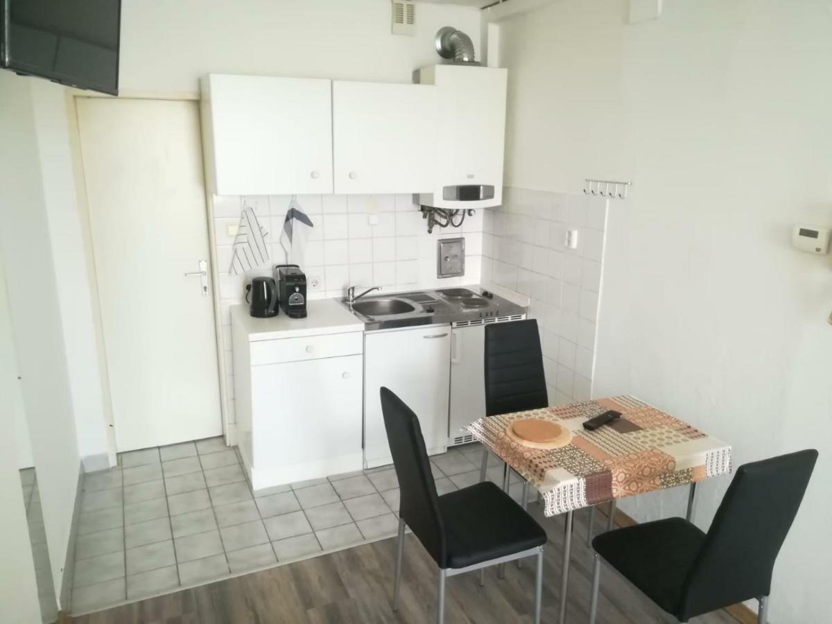 Ferienwohnung Hietzing Відень Екстер'єр фото